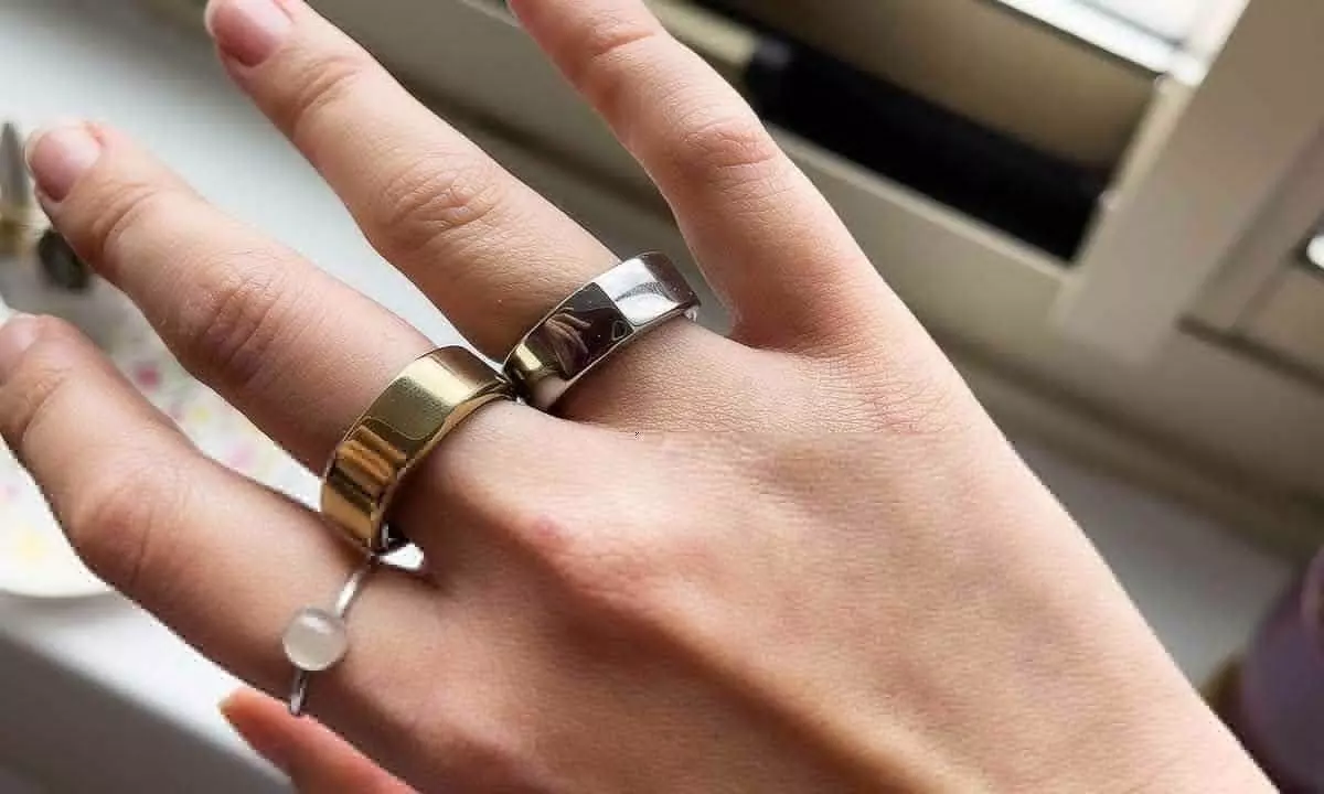 Evie Ring Reviews Highlight Fast 60-Minute Charging Case