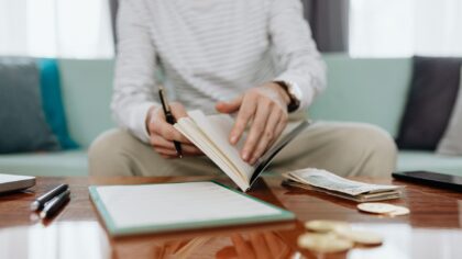 Abonnements mensuels : organiser, trier et alléger ces petites dépenses qui s’accumulent