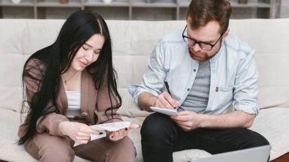 Argent et enfants : comment parler d’argent en famille sans les stresser