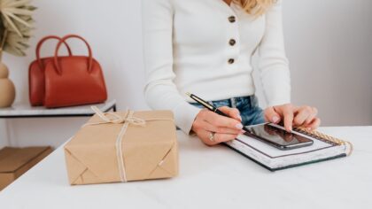 Budget cadeaux sans stress : comment offrir avec un petit budget sans vous ruiner
