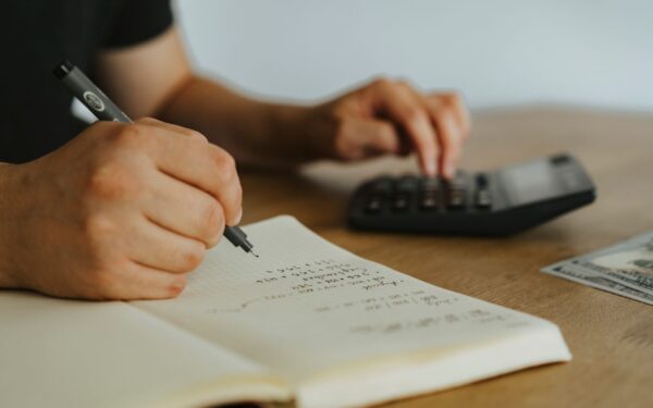 Budget et crédit : comment garder une marge de sécurité quand on emprunte