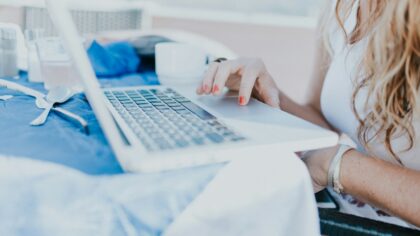 Budget mensuel sans stress : une méthode simple en 4 enveloppes modernes