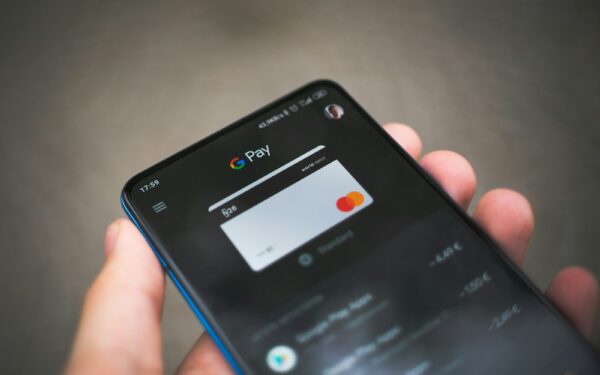 Carte à autorisation systématique : un outil pratique pour mieux piloter son budget