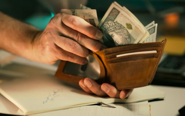 Construire une épargne de précaution avant de placer sur les marchés financiers