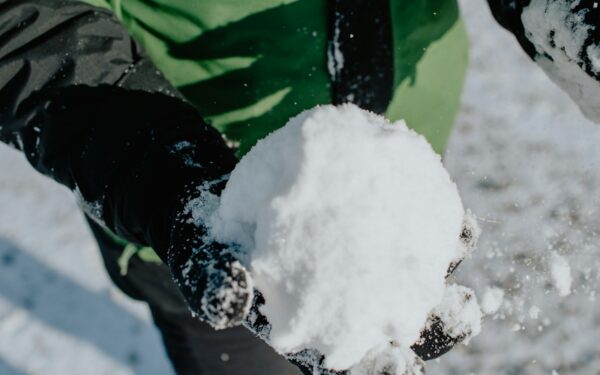 Effet boule de neige en Bourse : comment de petits montants peuvent peser lourd sur le long terme