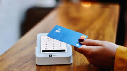Plafond de paiement par carte bancaire : comment l’ajuster pour éviter blocages et risques