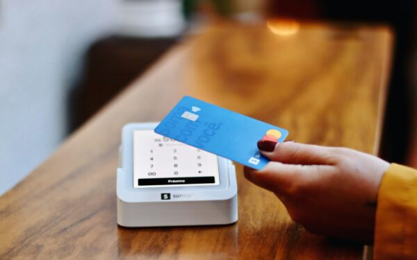 Plafond de paiement par carte bancaire : comment l’ajuster pour éviter blocages et risques