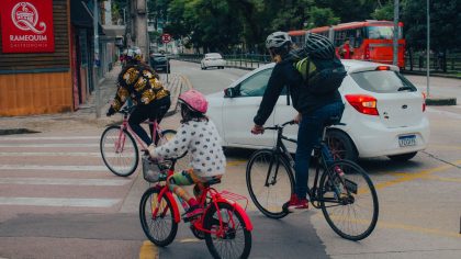 Budget transport du foyer : trouver un équilibre entre voiture, transports en commun et vélo