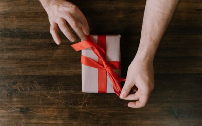 Cadeaux à petit budget : 7 idées simples pour gâter vos proches sans déséquilibrer vos finances