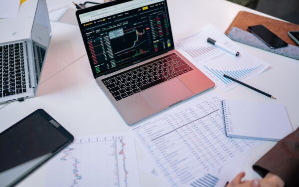 Compte-titres ordinaire : atouts, limites et usages concrets pour votre stratégie d’investissement