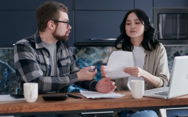 Crédit en couple : organiser un emprunt à deux sans créer de tensions