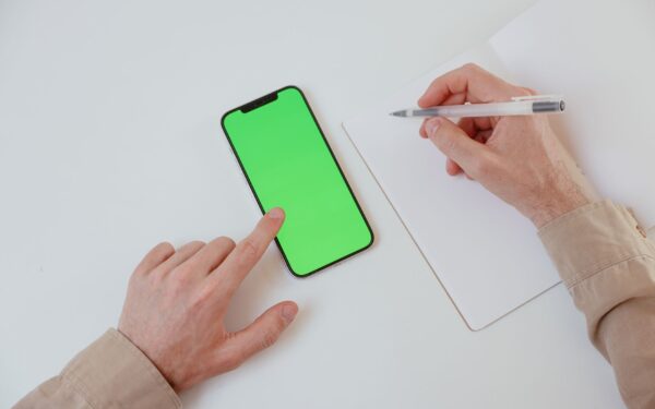 Épargner sans s’en rendre compte : 7 automatismes financiers simples à installer