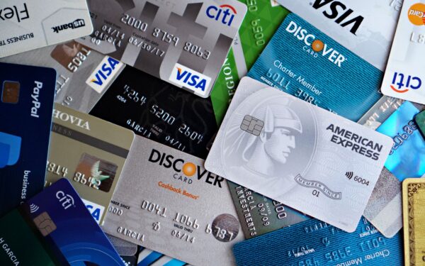 Frais de carte bancaire : les comprendre pour limiter les mauvaises surprises