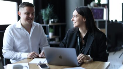 Négociation salariale : un guide simple pour demander une augmentation sans se brûler les ailes