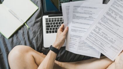 Organisation financière du freelance débutant : poser des bases solides dès la première année