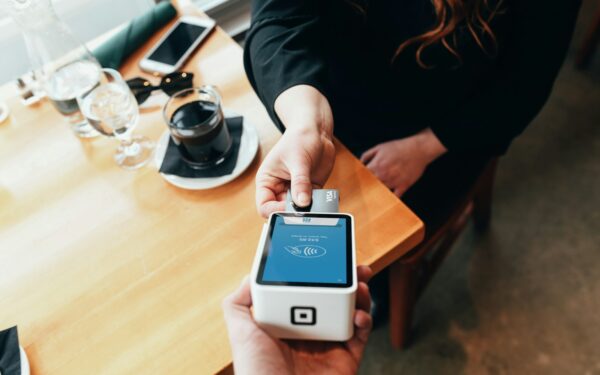 Plafond de paiement par carte : règles à connaître pour éviter les blocages au mauvais moment