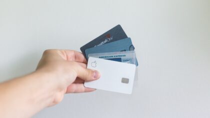 Plafond de retrait en distributeur : règles simples pour garder la main sur votre argent