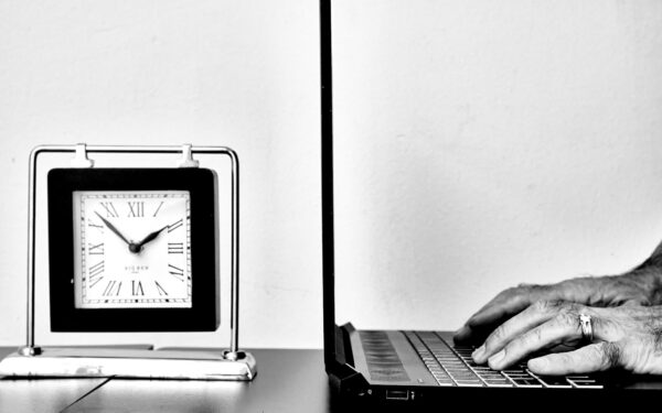 Productivité et temps de travail : ce que l’économie dit de nos journées au bureau