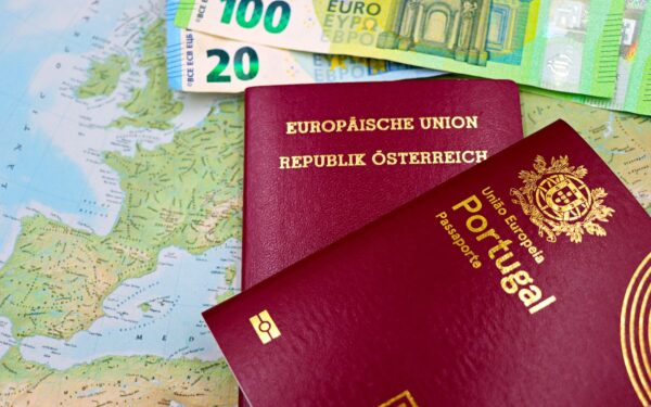 Taux de change et vacances à l’étranger : quelques réflexes simples pour dépenser plus malin