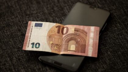 Virement instantané ou virement classique : choisir la bonne option pour payer sans stress